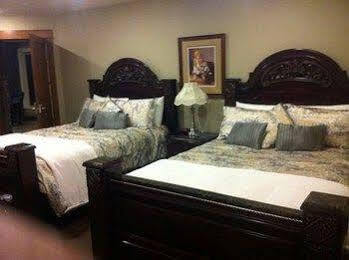 Noble House Suites B&B Grand Forks Eksteriør bilde